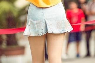 AISS爱丝(钻石版) - 松果儿的最新制服——能否让人挂机发呆？我给个加分吧！