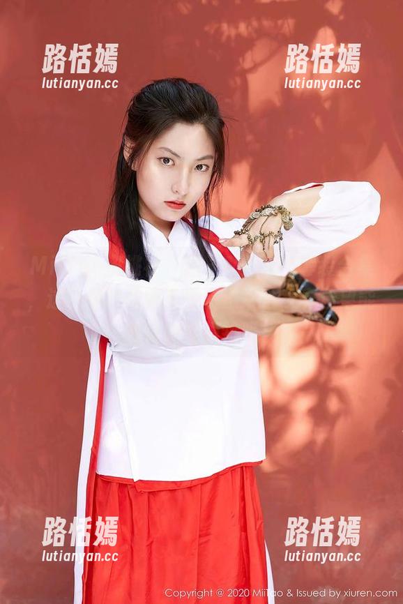 MiiTao蜜桃社 - 陌子Mandy套装合集，这可是我的新免费资源平台，真希望能变身走秀模特呀！