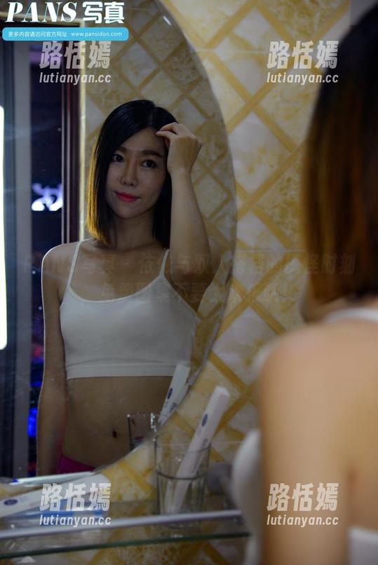 PANS写真-依依 PANS写真 - 依依与双人搭档的搞怪时刻,免费图集不要太欢乐哦!