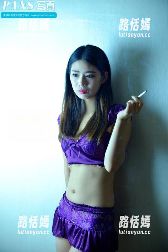PANS写真 - 雪儿学妹的私房图包——真让人忍不住想仔细端详。