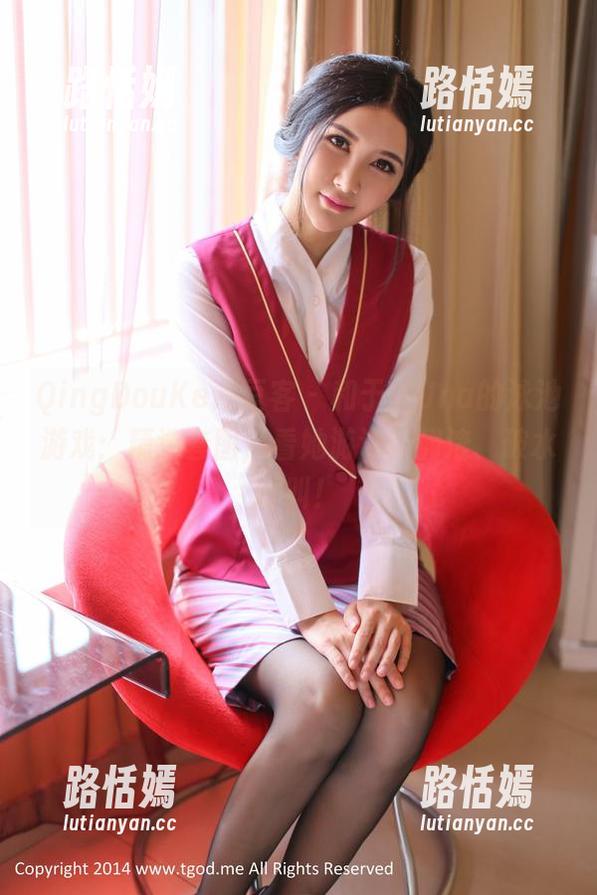 QingDouKe青豆客 - 和于姬Una的泳池游戏：精选套图，看她游泳、翻滚、破水呼叫！