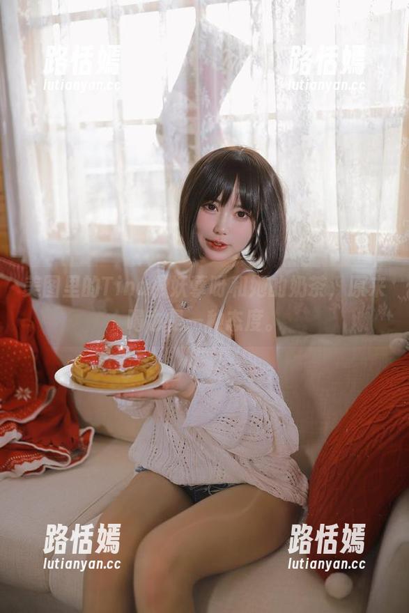 美图里的Tina很妖孽呀和她的奶茶，原来喝也是一种态度。