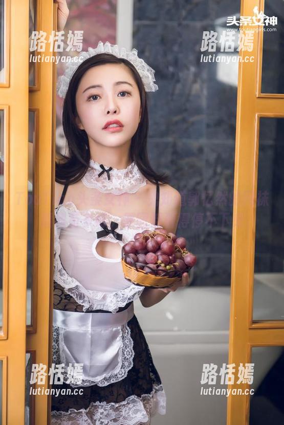 TouTiao头条女神 - 鬼知道郭忆然的网袜福利有多好，原图都看得停不下来