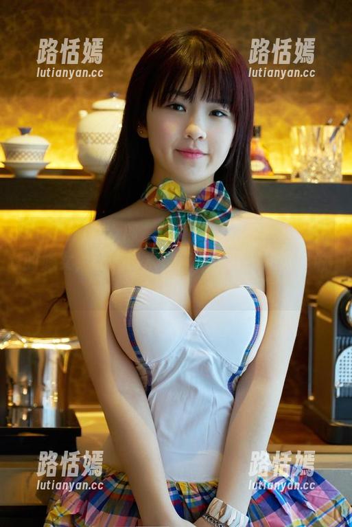 TuiGirl推女郎 - 套图新鲜出炉！松果儿的修女，让人口水直流，但又不知该咋说！