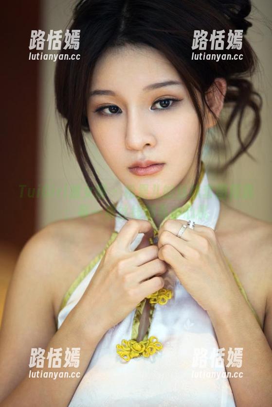 TuiGirl推女郎 - 松果儿的丝袜套图精选：每一根丝线都有小心机