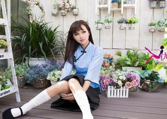 UGirls尤果网 - 从没想过，张小西Ann的网袜套图让我对圣光有了新的看法。