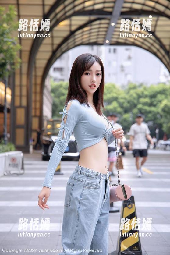 Xiuren秀人网 - Baileys香儿校园更新：一组让你停不下来的“自拍”趣图！