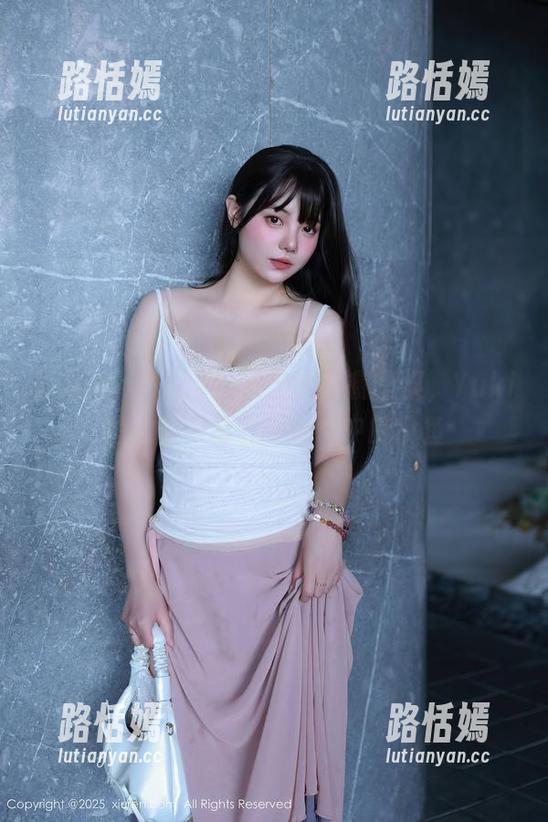 Xiuren秀人网 - 无圣光套餐上桌，Yuki鱼儿温柔得像是放水中的小鱼