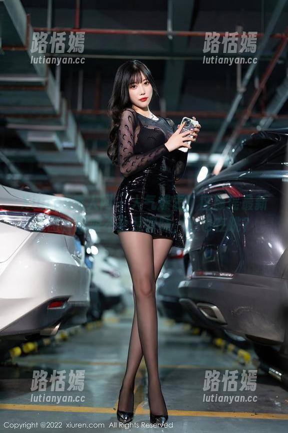 Xiuren秀人网 - 人气爆表！区静瑶最新美图，厨娘不止是调味，心也在跳？