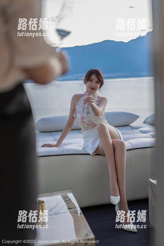 Xiuren秀人网 - 动起来！奈汐酱nice的泳池图包送来哪里都得看