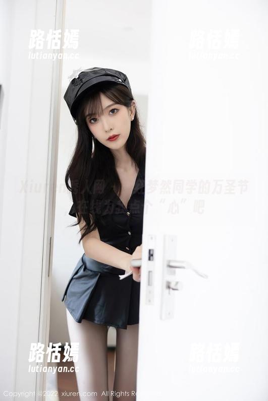 Xiuren秀人网 - 网红梦然同学的万圣节，在线为我点个“心”吧