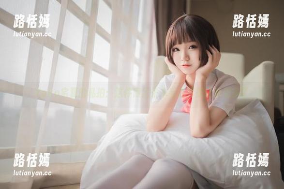 Yoko宅夏的私拍：这件索尼子本毛衣真是让我想多了