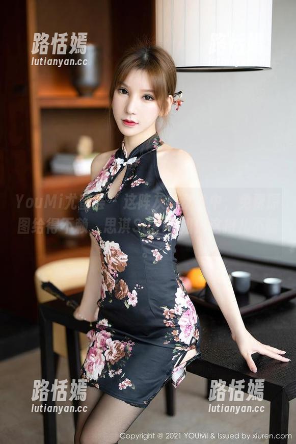 YouMi尤蜜荟-思淇Sukiii YouMi尤蜜荟 - 这阵灰丝乱世中,免费原图给得不赖,思淇Sukiii姐你这招儿不错。