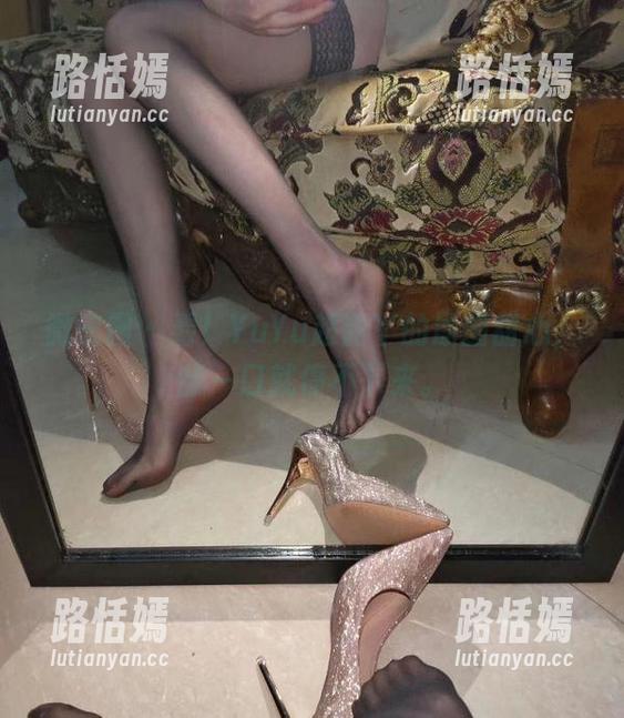 微密圈 - 看！YuYu超甜丫的原图甜心，舔一口就停不下来。