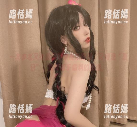 一北亦北又给我们带来最新图包，记得是“夏日”，结果超乎意料的飘逸。