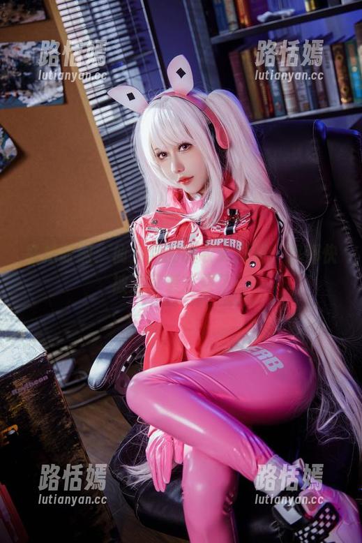 仙女月 私拍时刻:仙女月的睡衣大揭秘,我都快被这可爱击晕了!
