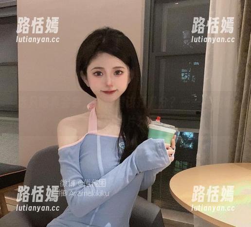 这只喵真会穿，露背裙该打几分？——倦倦喵写真图片分享