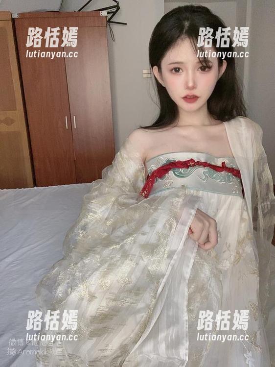 倦倦喵的白睡衣：优雅潇洒？不！是宅得难以抵挡，赶紧下载！
