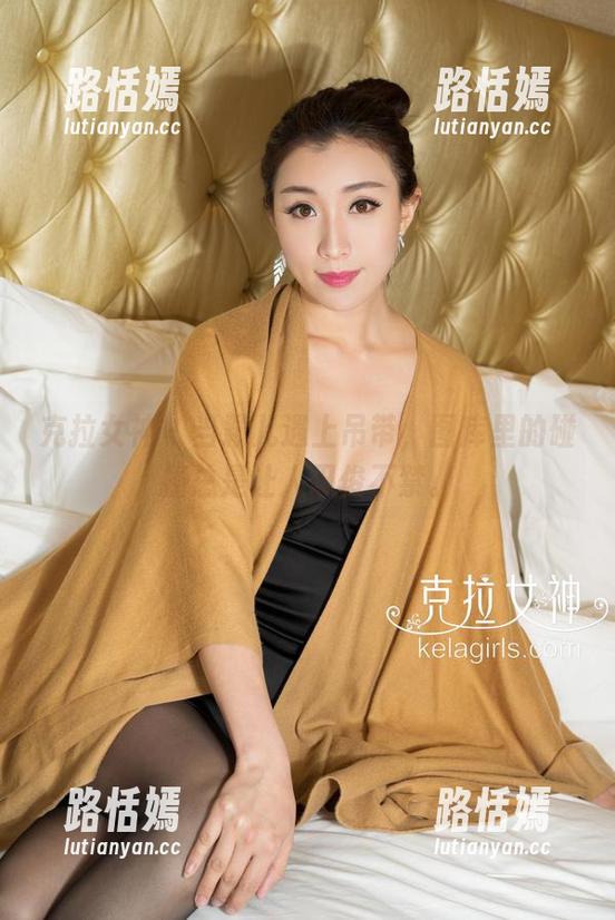 克拉女神 - 当颖儿遇上吊带，图库里的碰撞总是让人忍俊不禁。