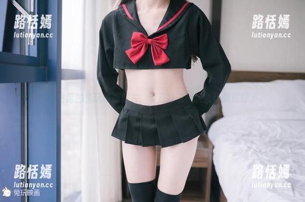 短裙白网的兔玩映画照片，要是我也能这么妖娆就好了。
