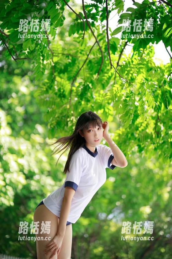 空姐周叽是可爱兔兔，全套美飞行去，下载你的票根，保证不掉线！