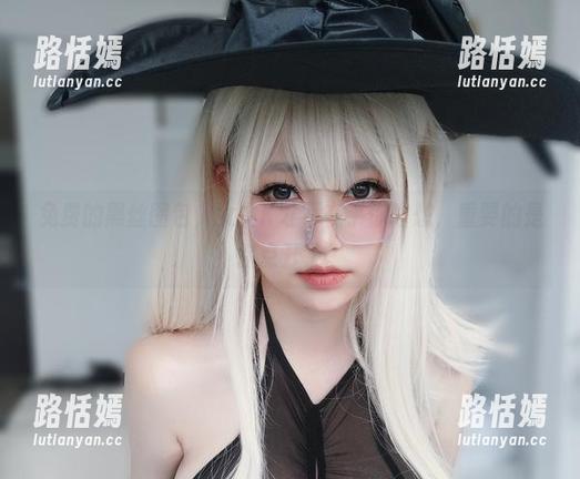 免费的黑丝图包，女主K才不在乎你咋想，重要的是你点开了。