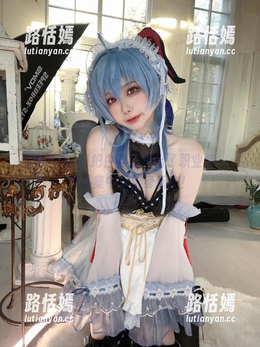 当安食Ajiki把白衬衫穿出了职业病——作品集中的湿身新宠！