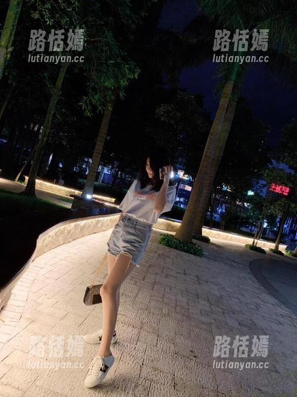 微密圈 - 终于等到小仙女ELaine的最新校服套图，洗刷了我对校服的一切成见。