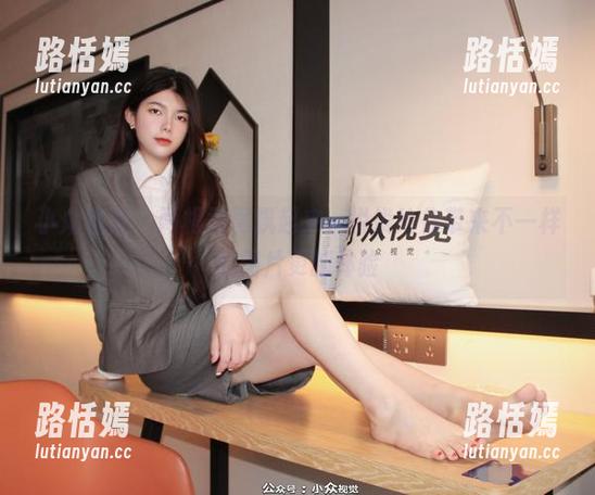 小众视觉-悦悦 小众视觉 - 两根马尾飘起来,悦悦给你带来不一样的图片更新体验