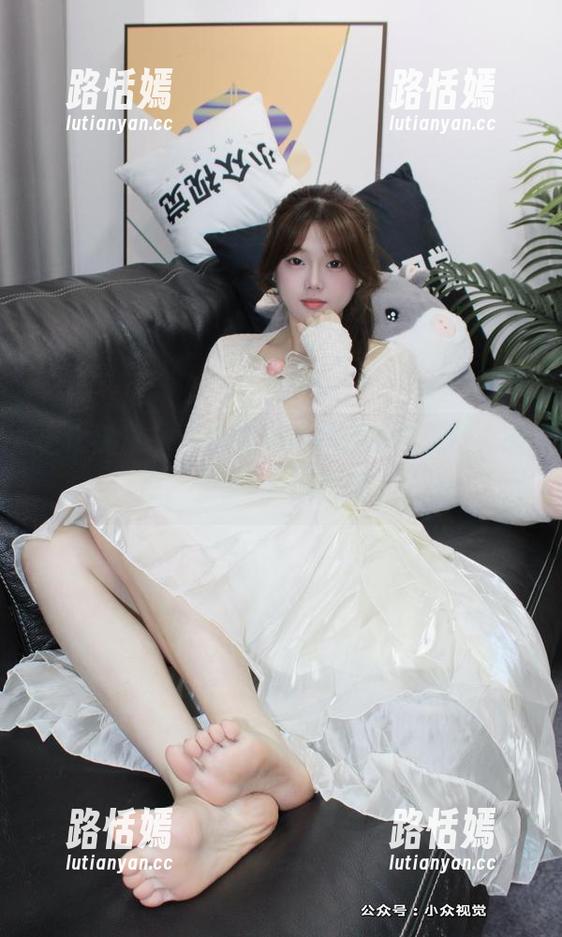 小众视觉-雪糕 小众视觉 - 雪糕完美演绎的皮衣定制,随便一摆pose就优雅了!