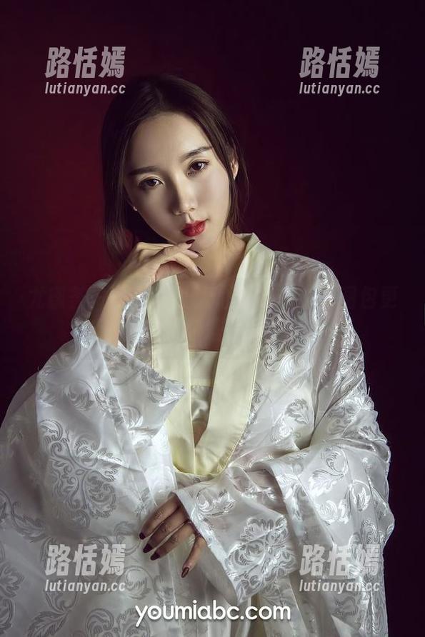 尤蜜荟 - 又是个让人心痒痒的少女图包更新，菲儿你是在撒糖吗？