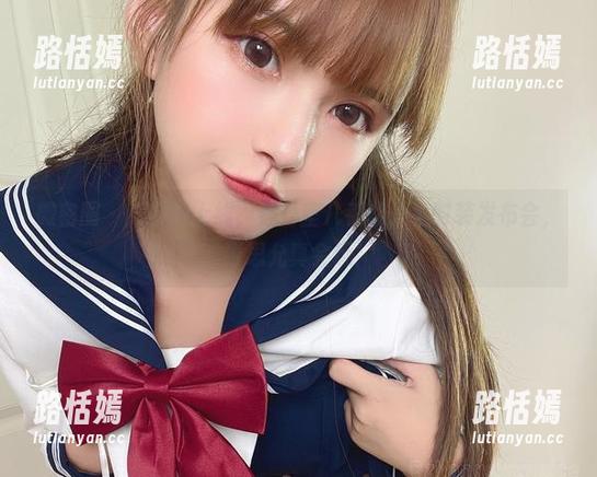微密圈 - 新图包上线，办公室几乎就是个时装发布会，张思允真会玩！