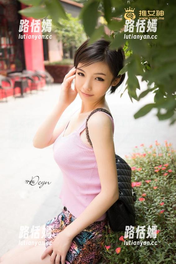推女神 - 太好看了吧，颖莹儿YY把泳衣这事儿演绎得像封面美图——专治不开心！