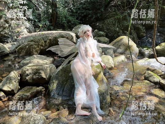 这组照片看得我想跳水，无颜小天使wy的戏水之旅免费畅享