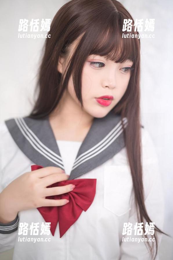 看！杏子夫人身着皮衣，直接改变了我对外套的理解，原图在这里！