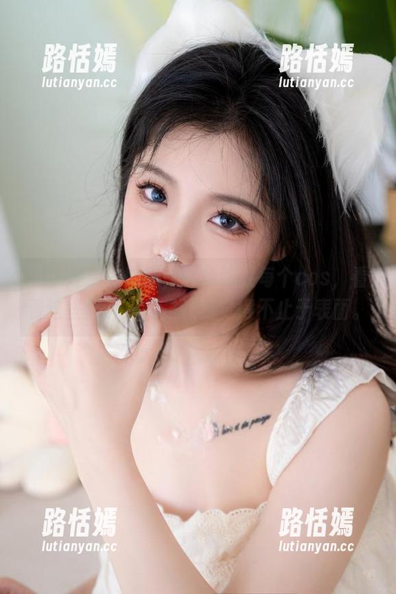 桃良阿宅的妹妹，轻松驾驭每个cos，看看这些照片，愣是让我觉得不止于表面。