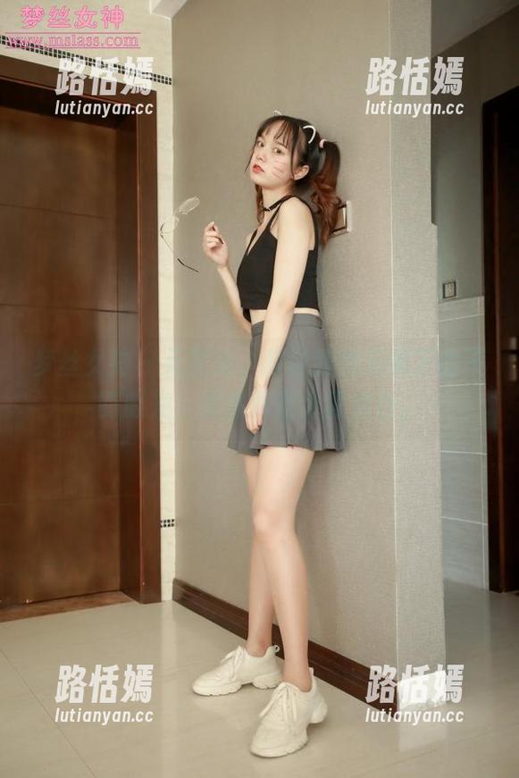 梦丝女神 - 无圣光，却让我想起靴下的不羁时光，然然真是个狠角色。
