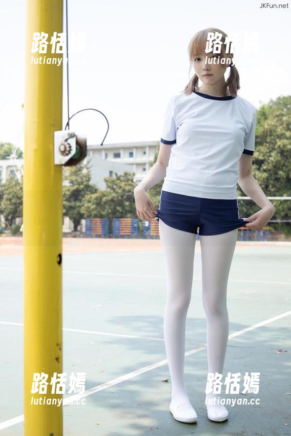 拿起手机记录，森萝财团让黑丝少女走进你的视界