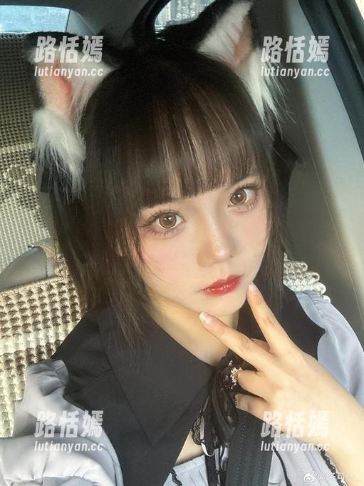 翻翻洛可ss的妹妹原图合集，这些表情比我做的菜还难吃呢！