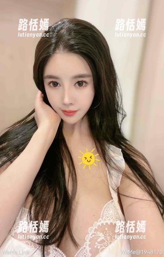 微密圈 - 别错过这组猪小七的网袜写真，透视了她那惹人注意的每一寸。