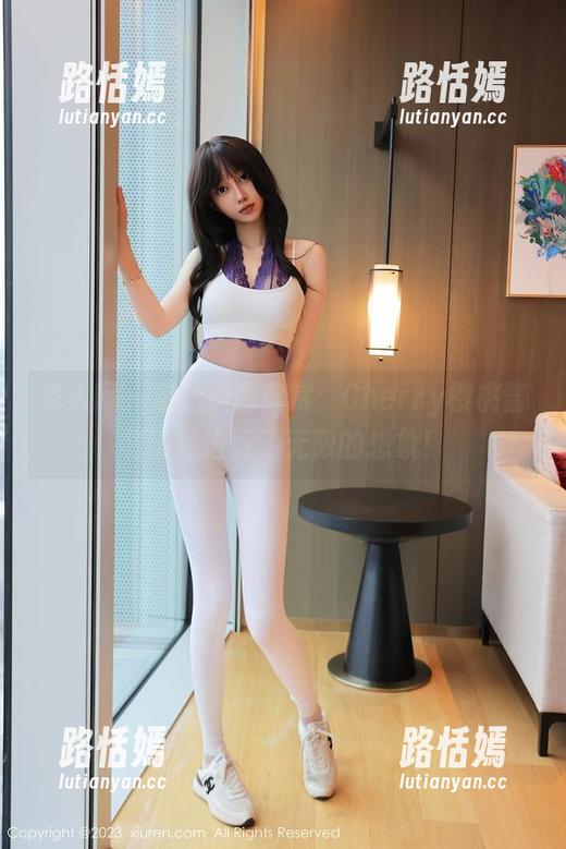 秀人网 - 最新美图欣赏：Cherry樱桃酱将清纯进行了无限的想象！