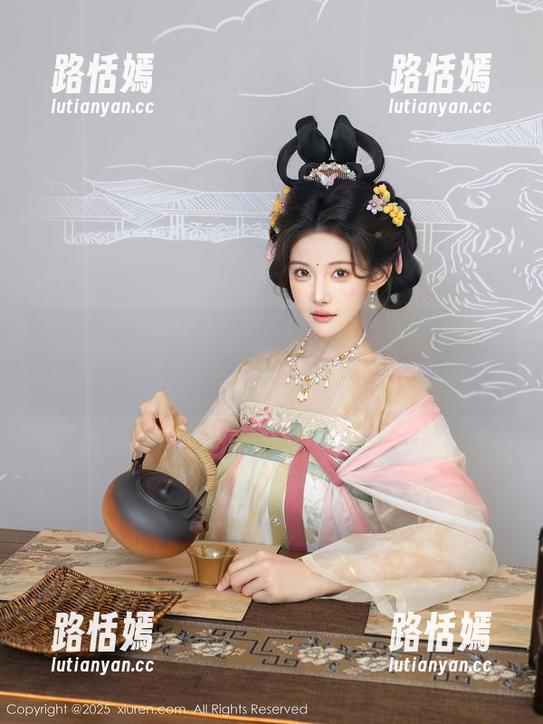 秀人网-lucky咏丹 秀人网 - lucky咏丹的棉袜美图,隐约透着点调皮,真有趣。