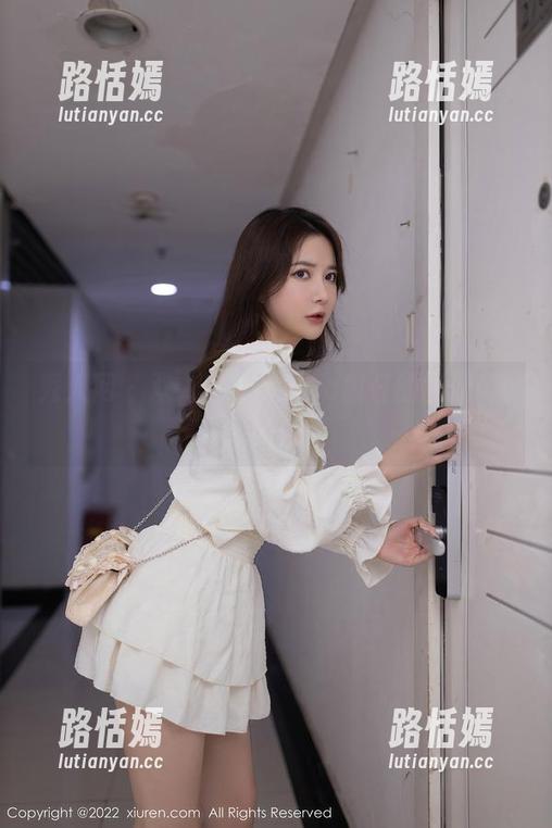 秀人网 - 双人写真，tina甜仔的图册≠普通的合照