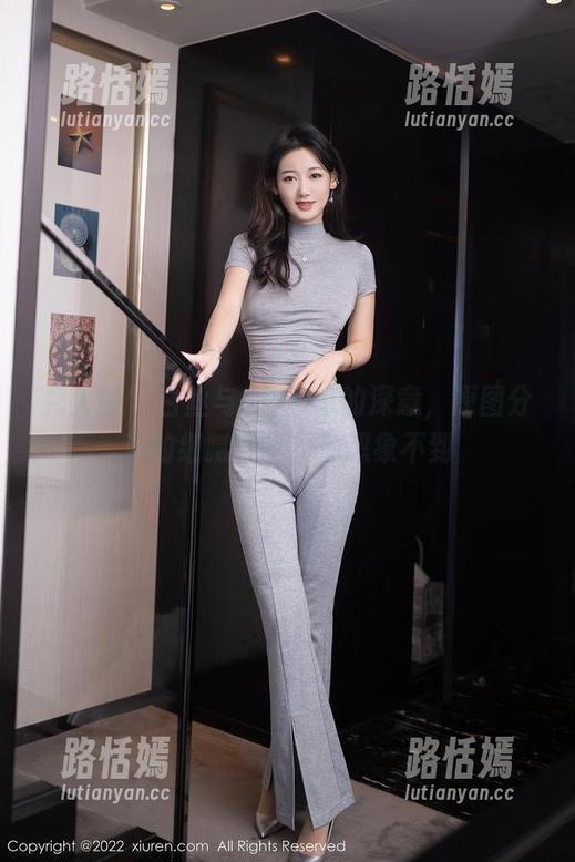 秀人网 - 白丝与z杯悠悠的深意，原图分享的细腻程度，你想象不到