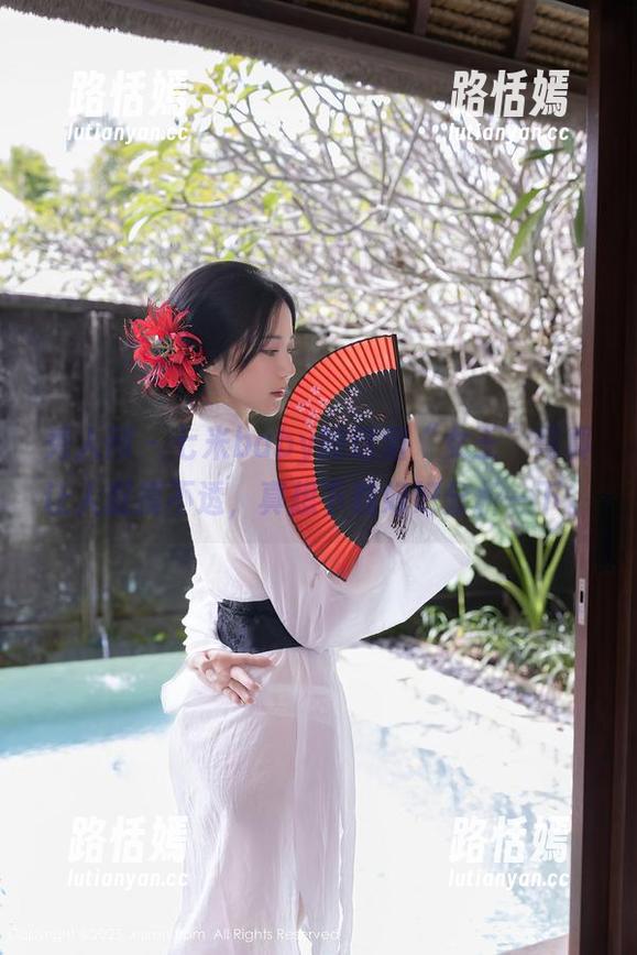 秀人网 - 七米baby的这组“女王”写真让人捉摸不透，真想下载好好分析一下。