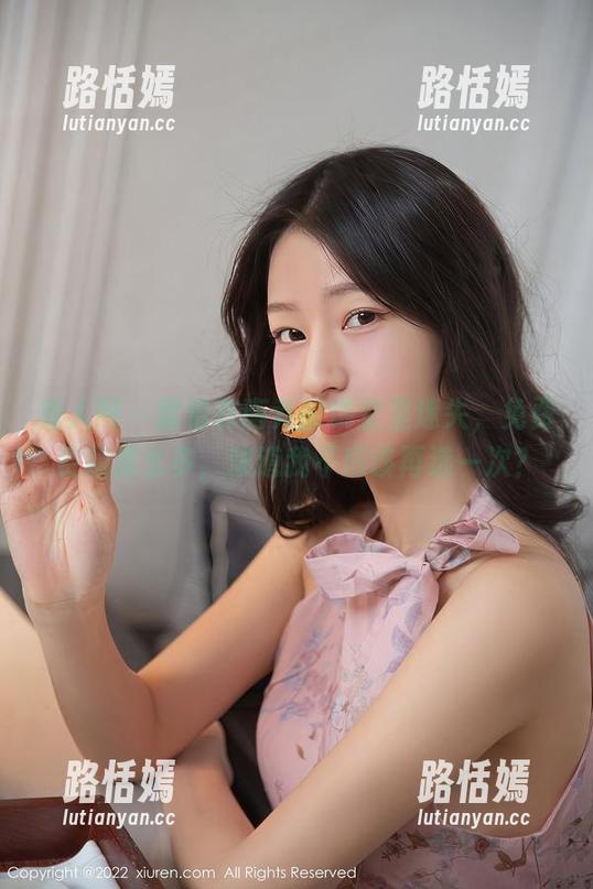 秀人网 - 就怕在南乔的镂空里迷失，免费资源那么多，难道我不应该再选一次？