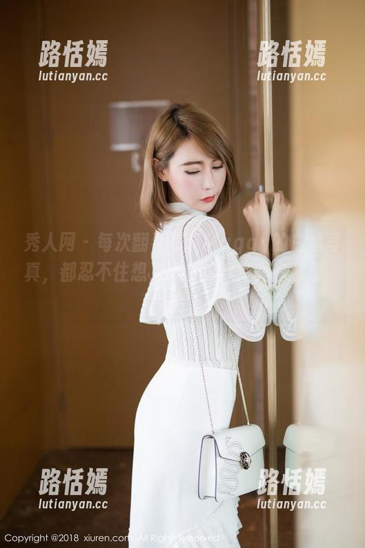 秀人网 - 每次翻看夏晓Maggy的白丝写真，都忍不住想，哇，这穿搭真有意思，哈哈。