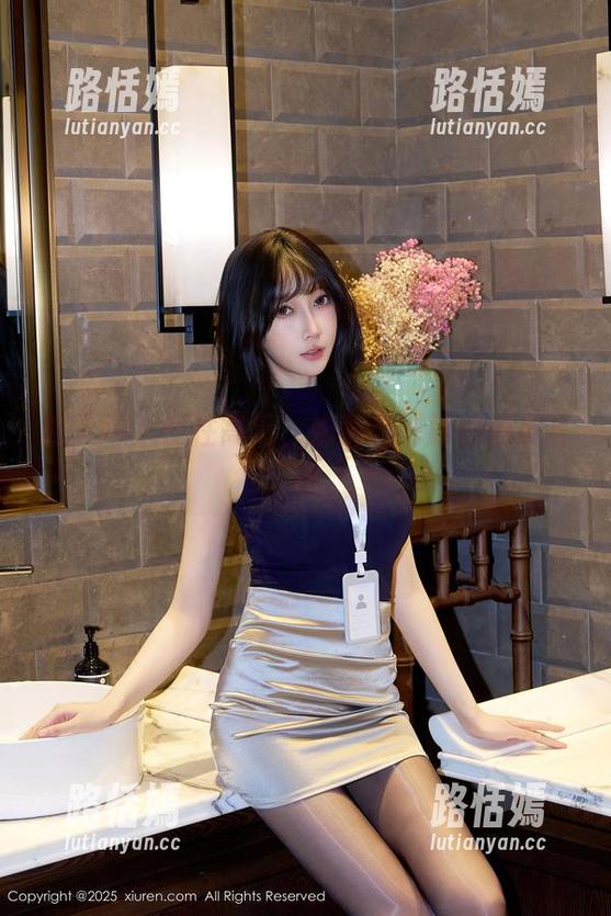 秀人网 - 任性高清，奶酥与制服的调皮互动