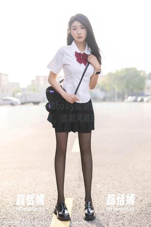 秀人网 - 娜娜baby的随意外出日：写真合集，套装风暴来袭？
