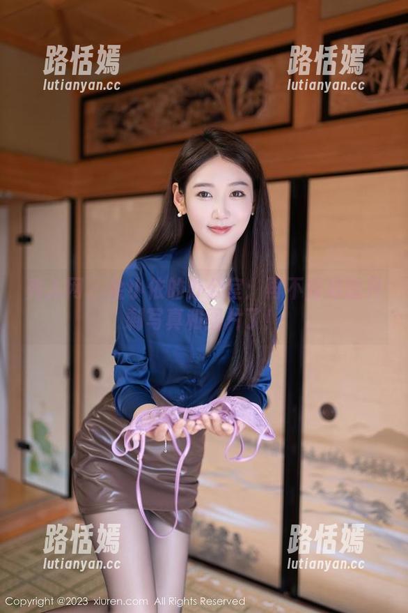 秀人网 - 金小依的办公室：再不努力就只剩写真和图片了！